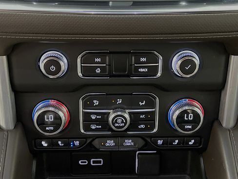 Used 2023 GMC Yukon SLT w/ Max Trailering Package image 26