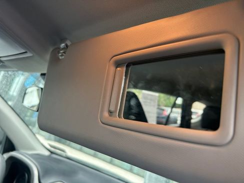 Used 2017 Toyota RAV4 LE AWD/4WD image 22