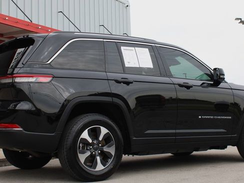 Used 2023 Jeep Grand Cherokee 4WD 4xe w/ Luxury Tech Group II image 5