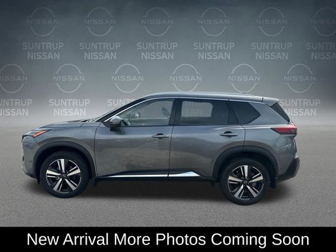 Used 2023 Nissan Rogue SL w/ SL Premium Package FWD image 3