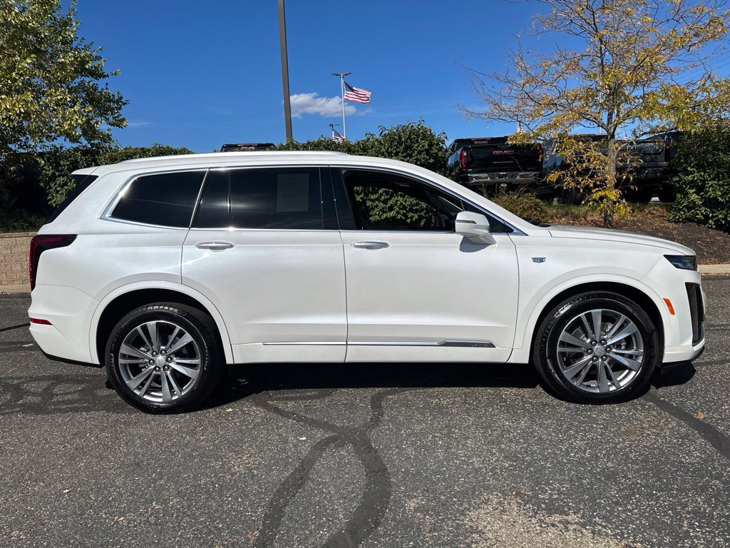 Used 2025 Cadillac XT6 Premium Luxury w/ LPO, Floor Liner Package AWD/4WD image 16