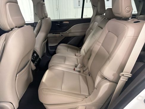 Used 2020 Lincoln Aviator 2WD image 10