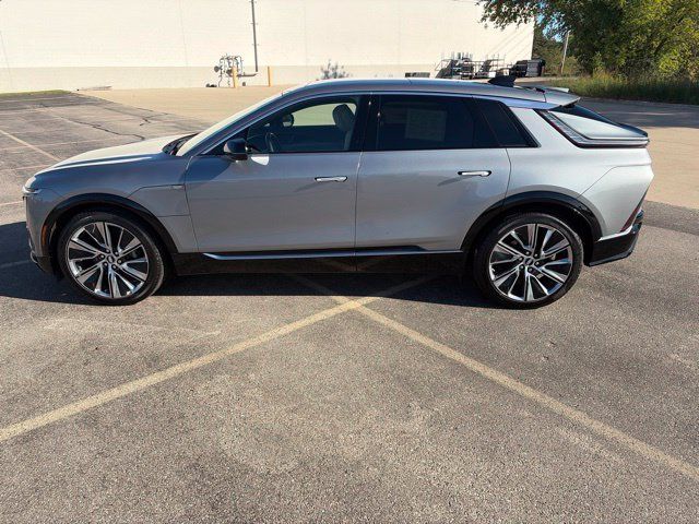 Used 2026 Cadillac Lyriq Signature Luxury w/ Nappa Leather Package AWD/4WD image 3