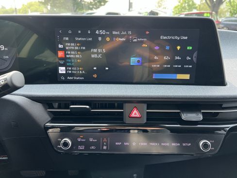 Used 2022 Kia EV6 Wind w/ Wind Technology Package AWD/4WD image 18