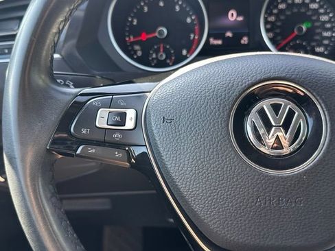 Used 2020 Volkswagen Tiguan SE FWD image 20
