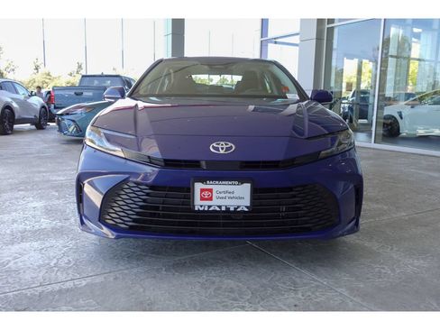 Used 2025 Toyota Camry LE FWD image 10