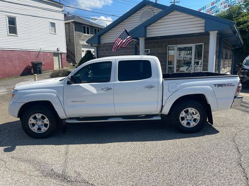 Used 2012 Toyota Tacoma 4x4 Double Cab w/ TRD Off-Road Pkg image 8