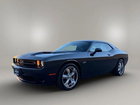 Used 2018 Dodge Challenger R/T Plus RWD image 9