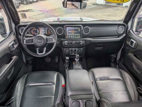 Used 2023 Jeep Wrangler Unlimited Sahara w/ Dual Top Group AWD/4WD image 19