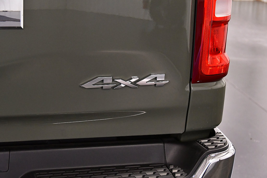Used 2026 RAM 1500 Laramie AWD/4WD image 12