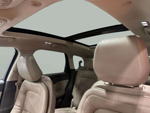 Certified 2022 Lincoln Corsair Grand Touring w/ Elements Technology Bundle image 16