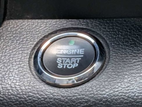 Used 2017 Ford F250 Lariat w/ Lariat Ultimate Package AWD/4WD image 32