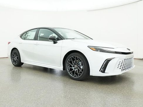 Used 2025 Toyota Camry XSE image 14