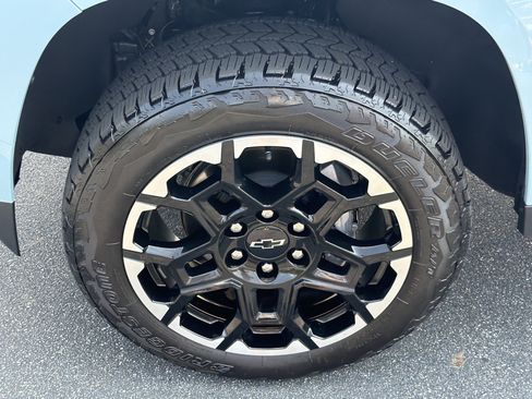 Used 2026 Chevrolet Colorado Z71 w/ Technology Package AWD/4WD image 11