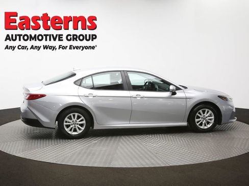 Used 2025 Toyota Camry LE image 43
