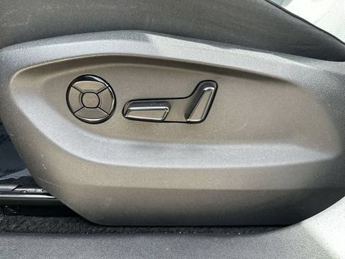 Used 2025 Volkswagen Tiguan SE R-Line AWD/4WD image 16
