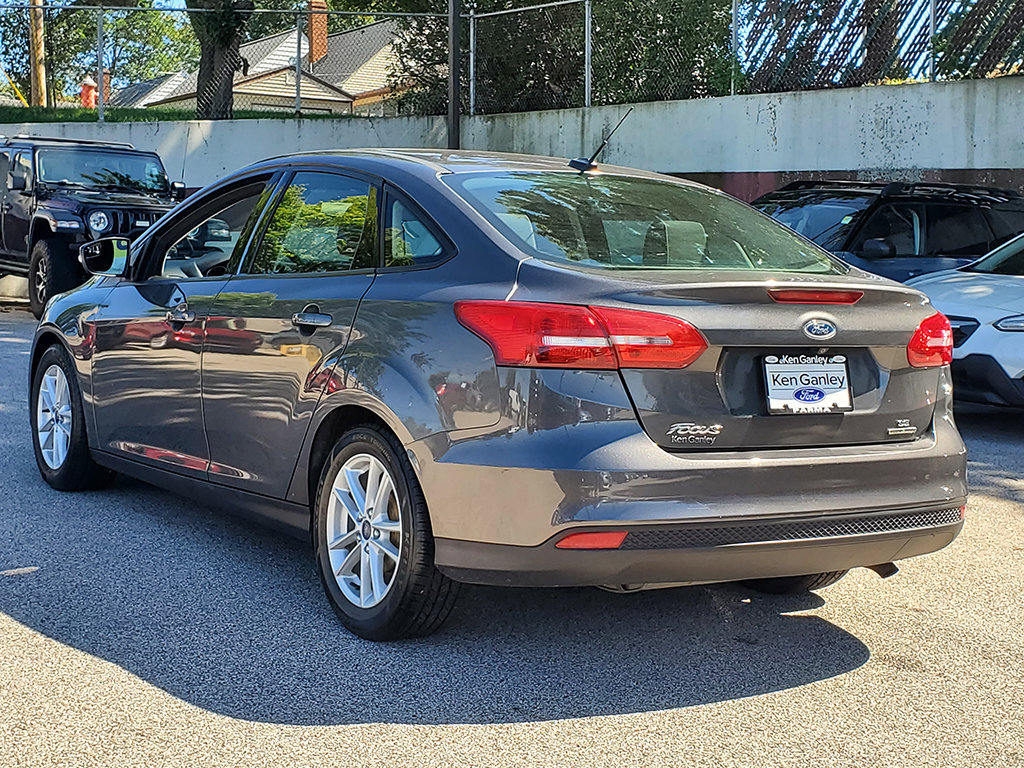 Used 2015 Ford Focus SE w/ SE Cold Weather Package FWD image 8