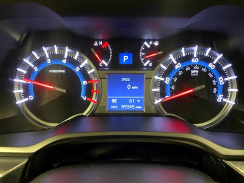 Used 2018 Toyota 4Runner SR5 Premium image 11