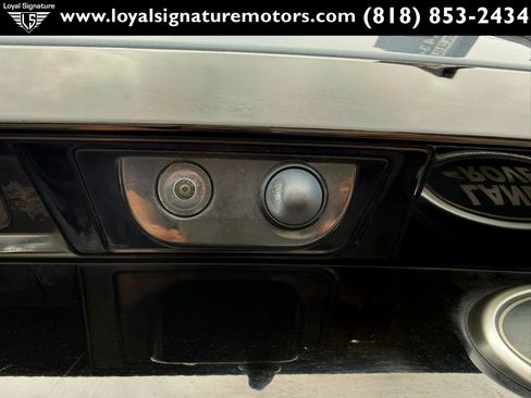 Used 2019 Land Rover Discovery HSE AWD/4WD image 16