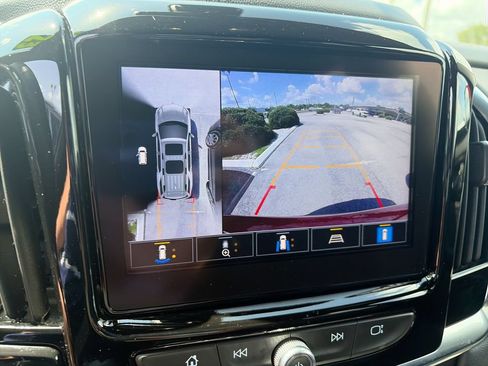 Certified 2023 Chevrolet Traverse RS FWD image 22