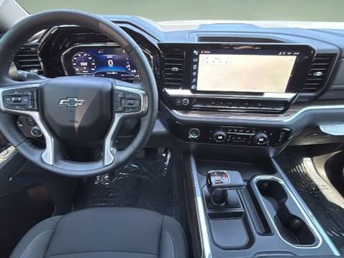 Used 2024 Chevrolet Silverado 1500 LT Trail Boss w/ Protection Package image 9