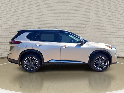 Certified 2025 Nissan Rogue Platinum w/ Platinum Premium Package image 4