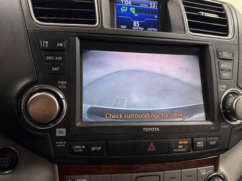 Used 2012 Toyota Highlander Limited w/ Tow Pkg image 19