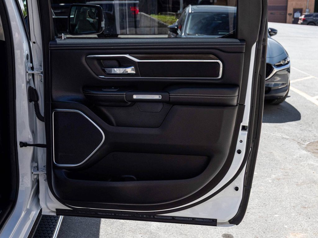Used 2022 RAM 1500 Laramie AWD/4WD image 15