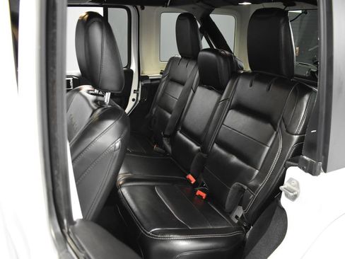 Used 2020 Jeep Wrangler Unlimited Sahara AWD/4WD image 36