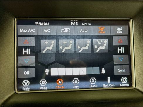 Used 2020 Jeep Grand Cherokee Laredo AWD/4WD image 31