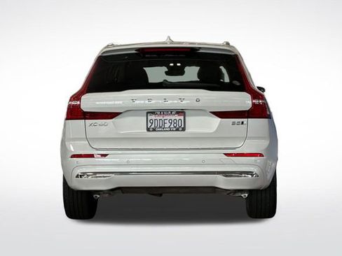 Used 2023 Volvo XC60 B5 Plus AWD/4WD image 6