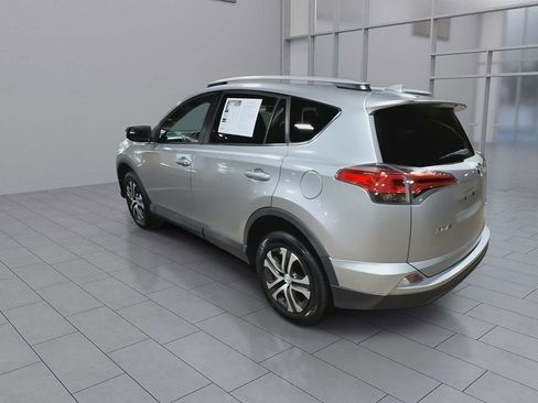 Used 2016 Toyota RAV4 LE AWD/4WD image 5