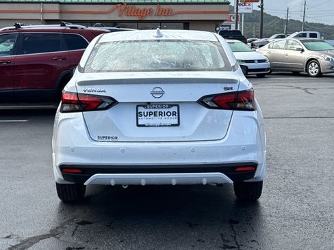 New 2025 Nissan Versa SR w/ Trunk Package image 4