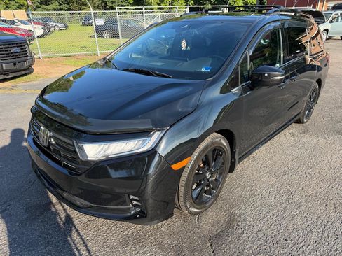 Used 2023 Honda Odyssey Sport image 3
