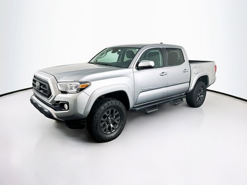 Used 2023 Toyota Tacoma SR5 w/ Technology Package AWD/4WD image 3