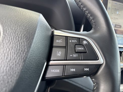 Used 2025 Toyota Highlander LE FWD image 20