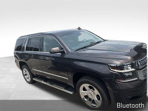 Used 2018 Chevrolet Tahoe LT w/ LT Signature Package AWD/4WD image 3