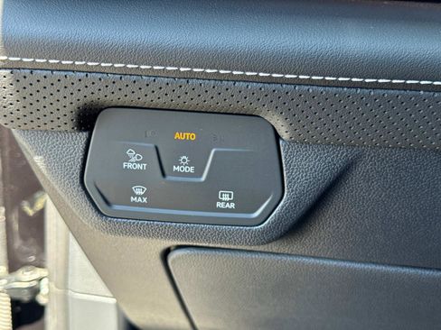 Certified 2025 Volkswagen Atlas SEL Premium R-Line image 25