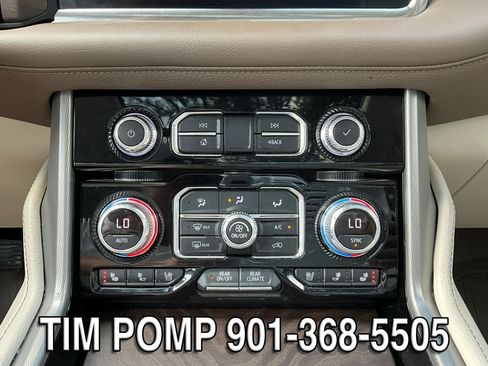 Used 2021 GMC Yukon Denali w/ Denali Premium Package AWD/4WD image 26