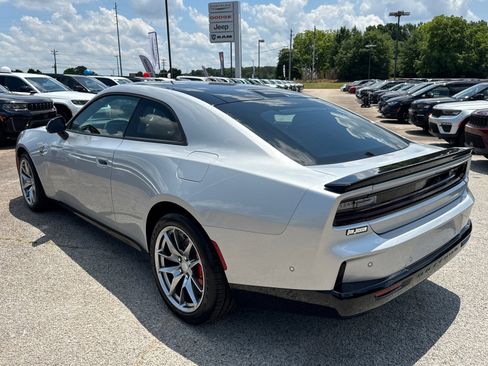 Used 2025 Dodge Charger Daytona Scat Pack w/ Track Pack AWD/4WD image 7