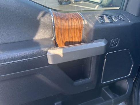 Used 2020 Ford F150 Lariat image 7