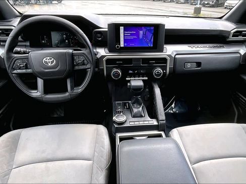 Used 2025 Toyota Tacoma SR5 AWD/4WD image 15