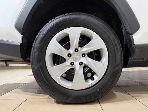 Certified 2025 Toyota RAV4 LE AWD/4WD image 10