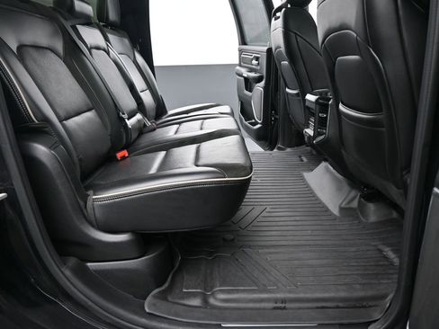 Used 2019 RAM 1500 Laramie image 15