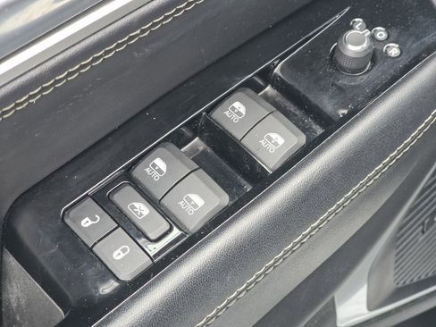 Used 2022 Jeep Wagoneer Series III w/ Flexible Seating Group image 27