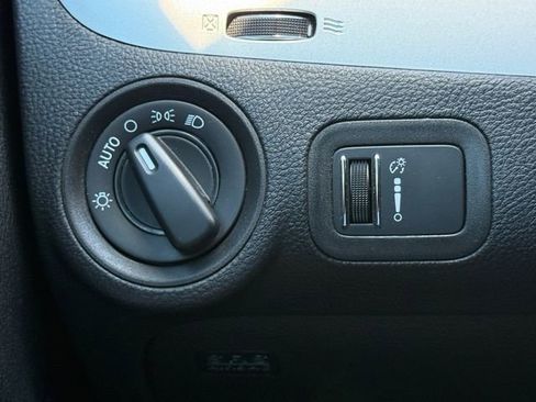 Used 2020 Dodge Journey SE w/ Blacktop Package FWD image 24