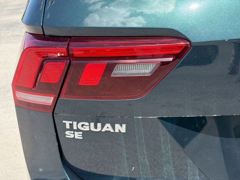 Used 2019 Volkswagen Tiguan SE w/ Panoramic Sunroof Package FWD image 10