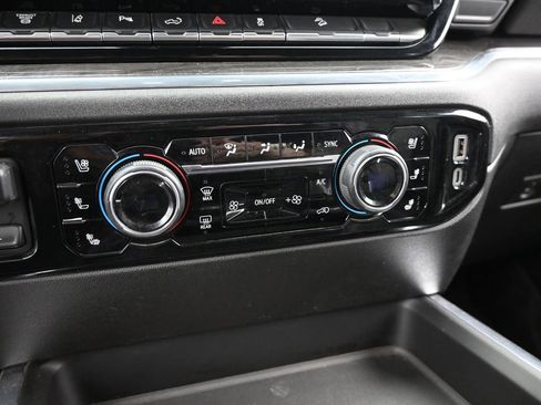 Certified 2024 Chevrolet Silverado 2500 LTZ w/ LTZ Convenience Package image 19