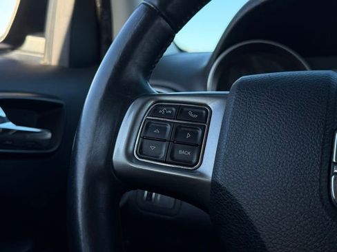 Used 2015 Dodge Journey Crossroad w/ Flexible Seating Group image 12
