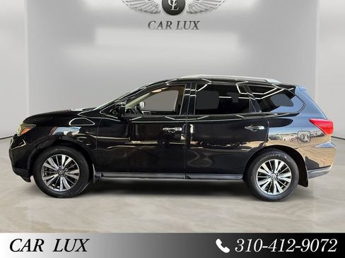 Used 2018 Nissan Pathfinder S FWD image 2